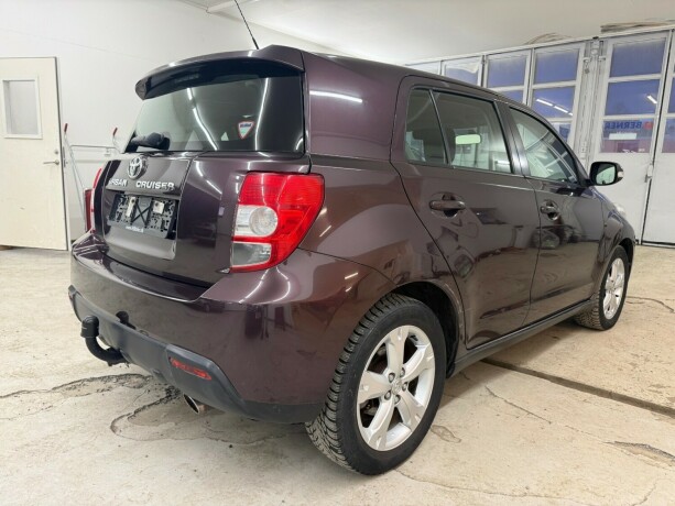 toyota-urban-cruiser-diesel-2010-big-4