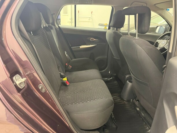 toyota-urban-cruiser-diesel-2010-big-19