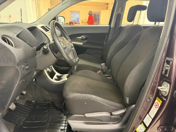 toyota-urban-cruiser-diesel-2010-big-22