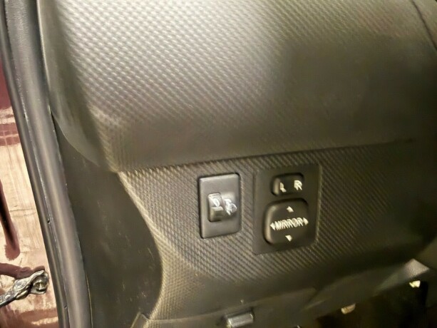 toyota-urban-cruiser-diesel-2010-big-15