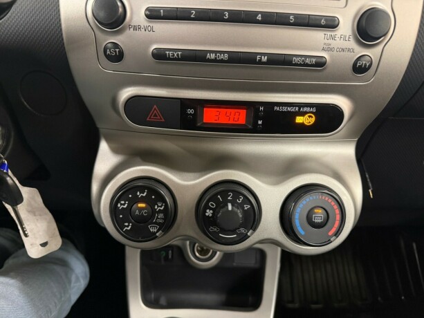 toyota-urban-cruiser-diesel-2010-big-13