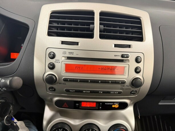 toyota-urban-cruiser-diesel-2010-big-14