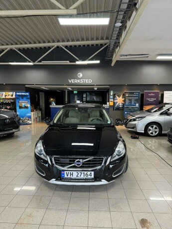 volvo-s60-diesel-2011-big-0