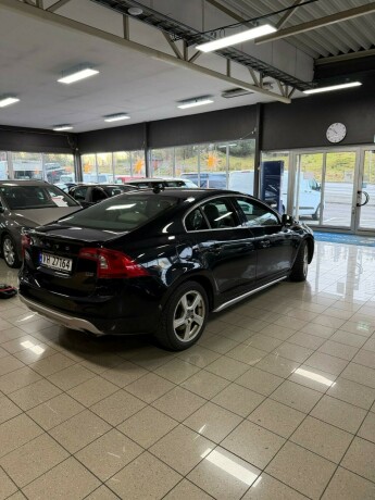 volvo-s60-diesel-2011-big-4