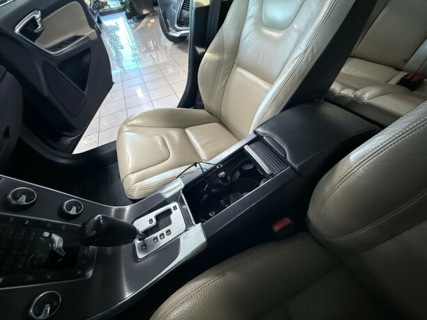 volvo-s60-diesel-2011-big-19