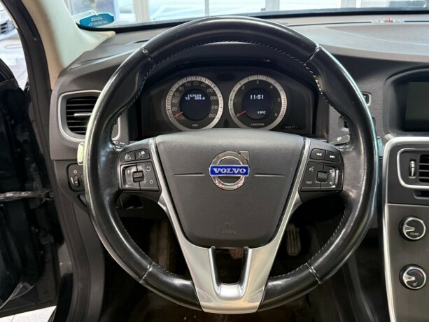 volvo-s60-diesel-2011-big-13