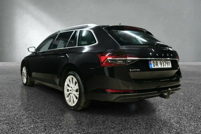 skoda-superb-elektrisitetbensin-2021-big-2