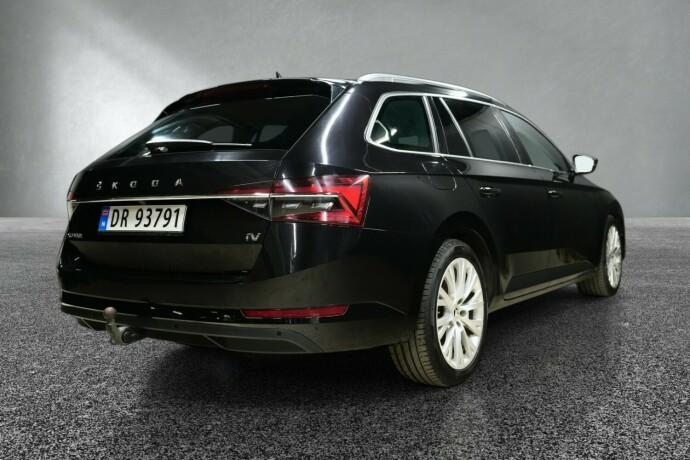 skoda-superb-elektrisitetbensin-2021-big-4