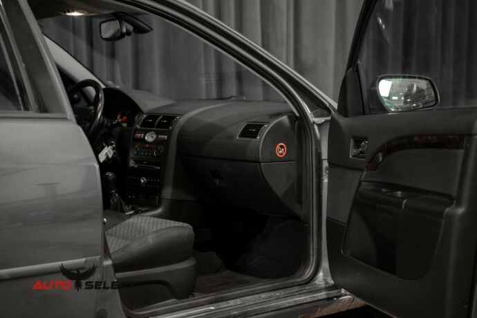 ford-mondeo-diesel-2003-big-16