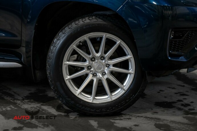 toyota-land-cruiser-diesel-2022-big-2