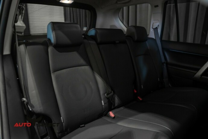 toyota-land-cruiser-diesel-2022-big-18