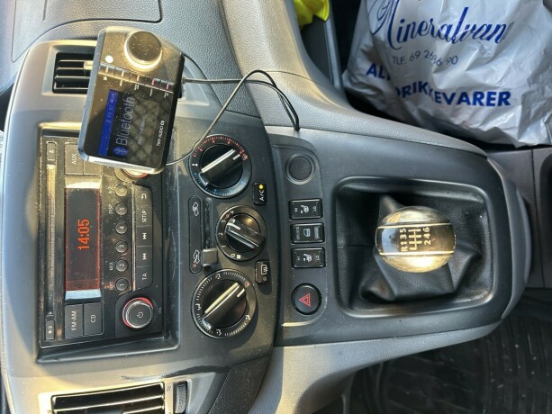 nissan-nv200-diesel-2012-big-6