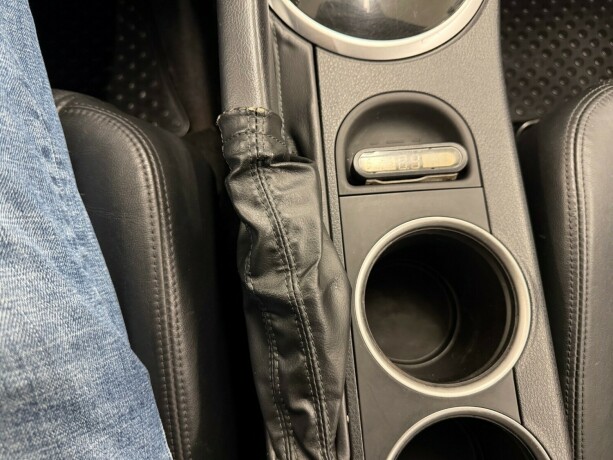 subaru-legacy-bensin-2009-big-12