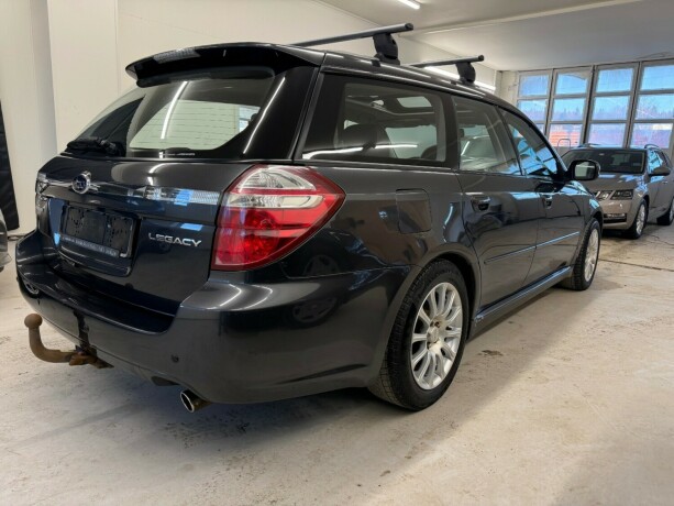 subaru-legacy-bensin-2009-big-3