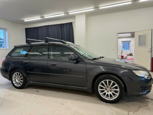 subaru-legacy-bensin-2009-big-4