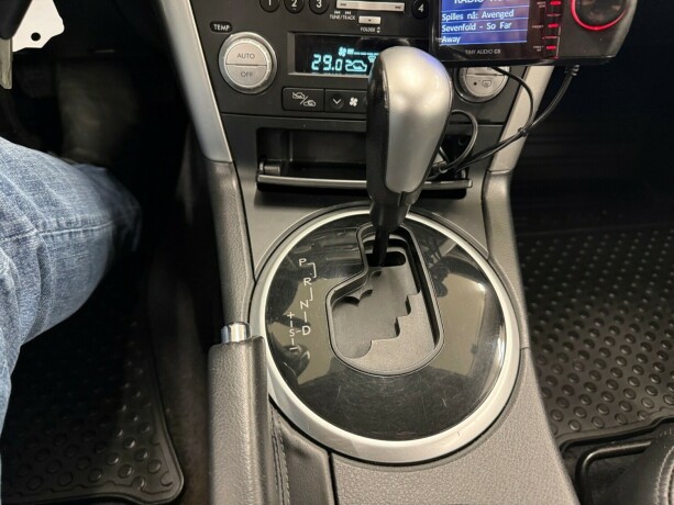 subaru-legacy-bensin-2009-big-9