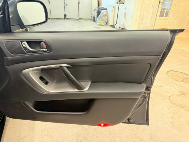 subaru-legacy-bensin-2009-big-14