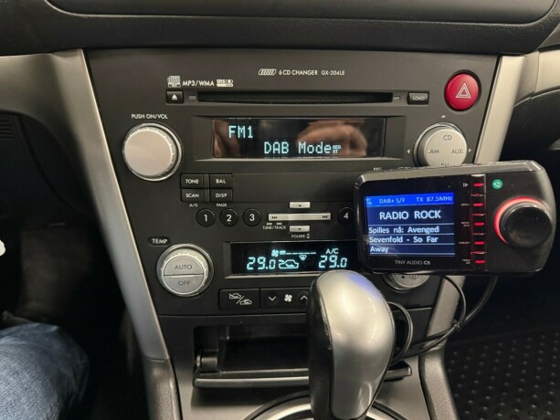 subaru-legacy-bensin-2009-big-10