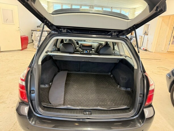 subaru-legacy-bensin-2009-big-19