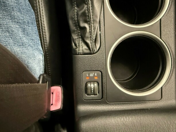 subaru-legacy-bensin-2009-big-13