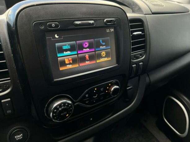 opel-vivaro-diesel-2017-big-21