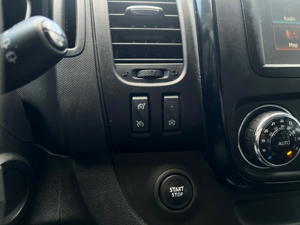 opel-vivaro-diesel-2017-big-19