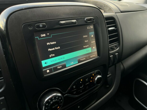 opel-vivaro-diesel-2017-big-14