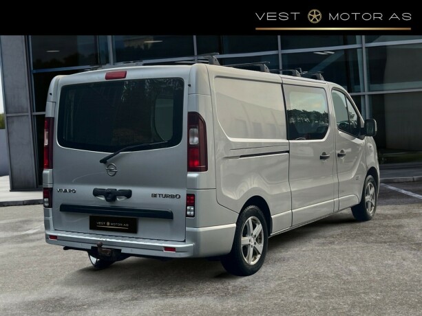 opel-vivaro-diesel-2017-big-7