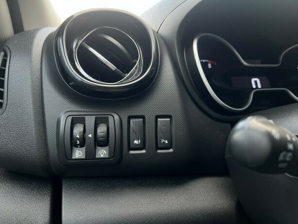 opel-vivaro-diesel-2017-big-18