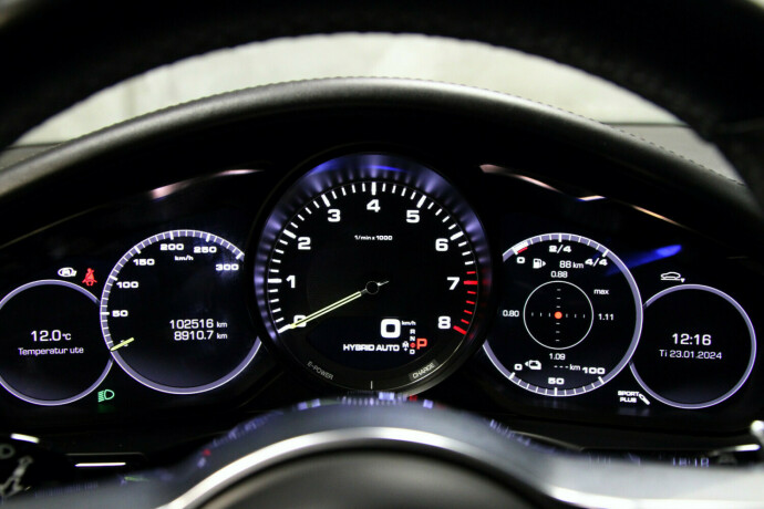 porsche-panamera-elektrisitetbensin-2018-big-24