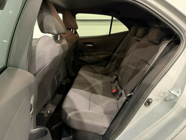 toyota-corolla-elektrisitetbensin-2019-big-10