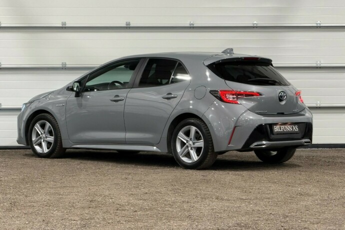 toyota-corolla-elektrisitetbensin-2019-big-3
