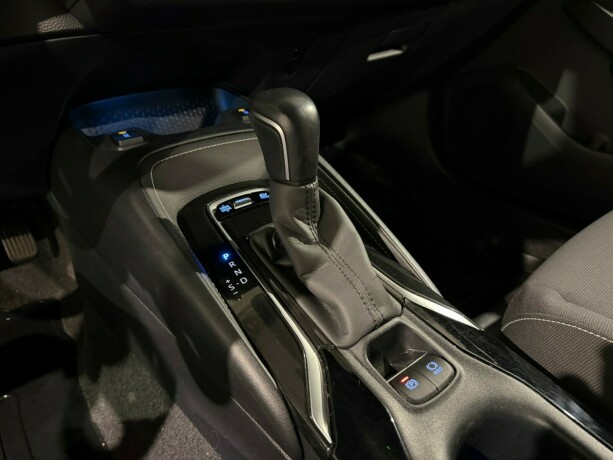 toyota-corolla-elektrisitetbensin-2019-big-23