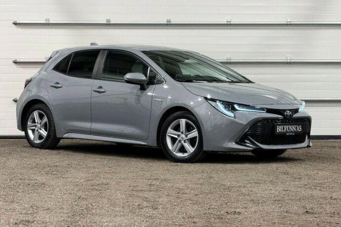 toyota-corolla-elektrisitetbensin-2019-big-0