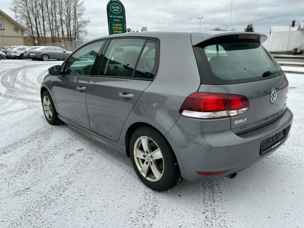 volkswagen-golf-diesel-2012-big-4