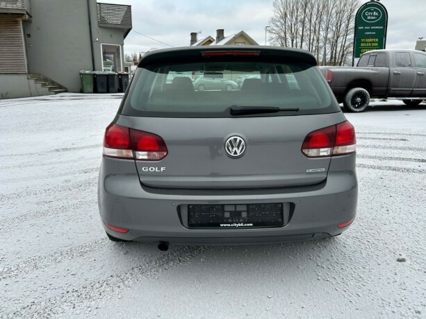 volkswagen-golf-diesel-2012-big-5