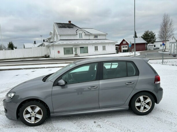 volkswagen-golf-diesel-2012-big-3