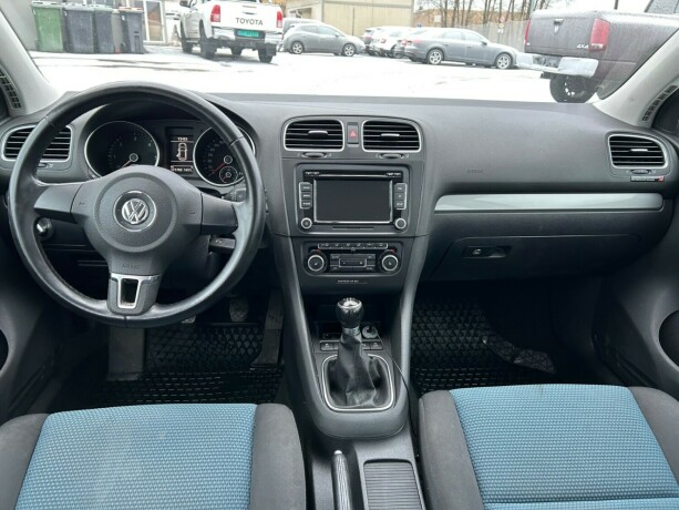 volkswagen-golf-diesel-2012-big-12