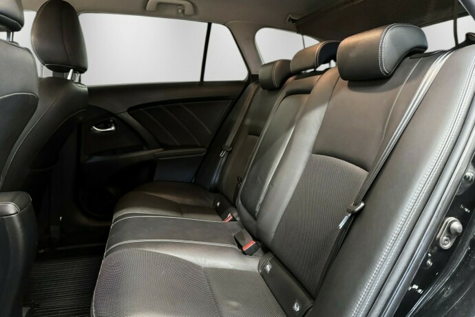 toyota-avensis-bensin-2019-big-30