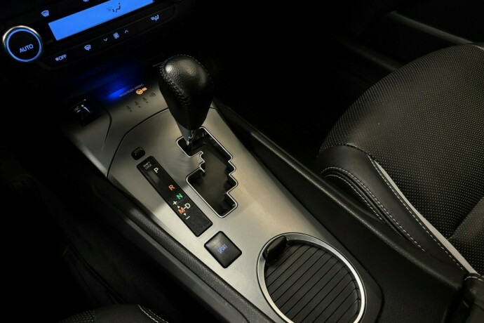 toyota-avensis-bensin-2019-big-25