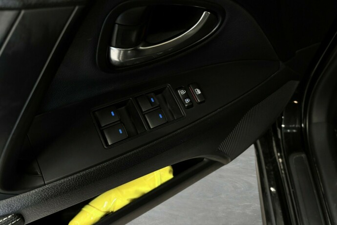 toyota-avensis-bensin-2019-big-13