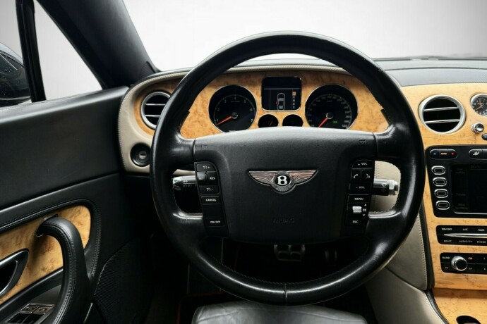 bentley-continental-bensin-2004-big-23