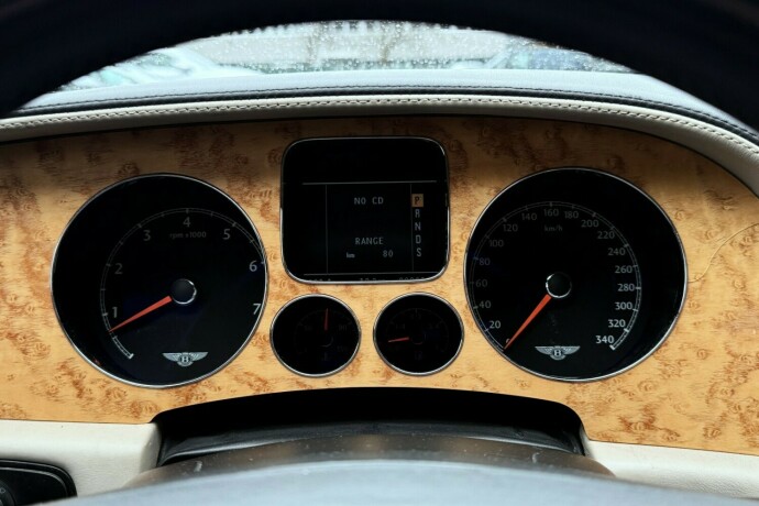 bentley-continental-bensin-2004-big-28