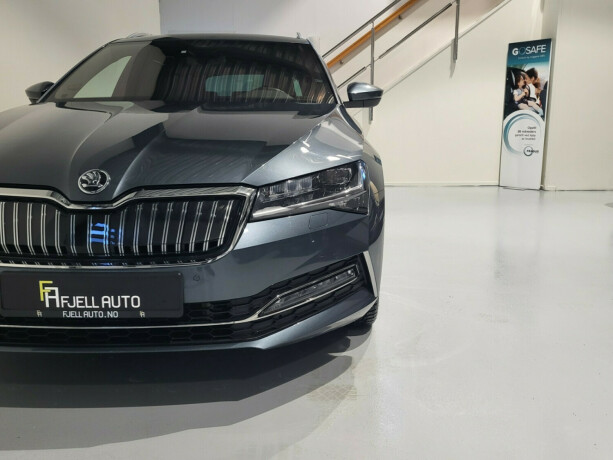 skoda-superb-elektrisitetbensin-2021-big-2