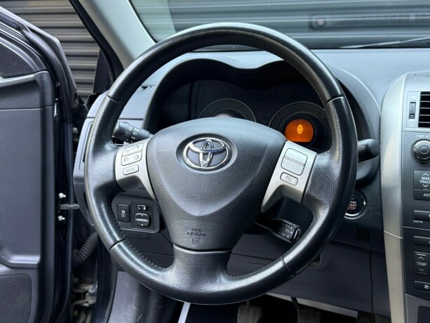 toyota-corolla-bensin-2009-big-12