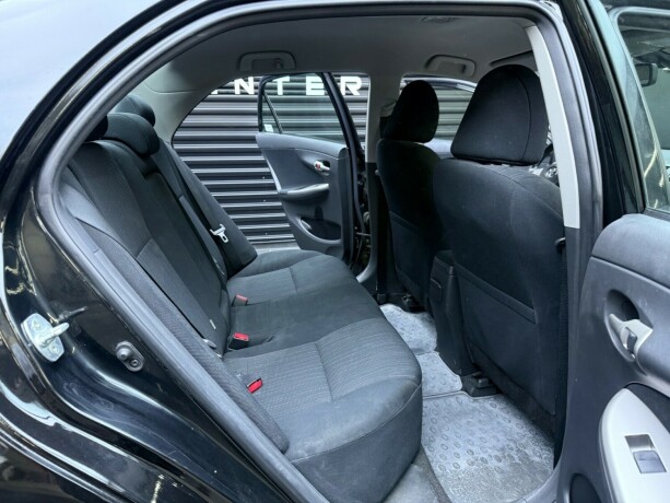 toyota-corolla-bensin-2009-big-24