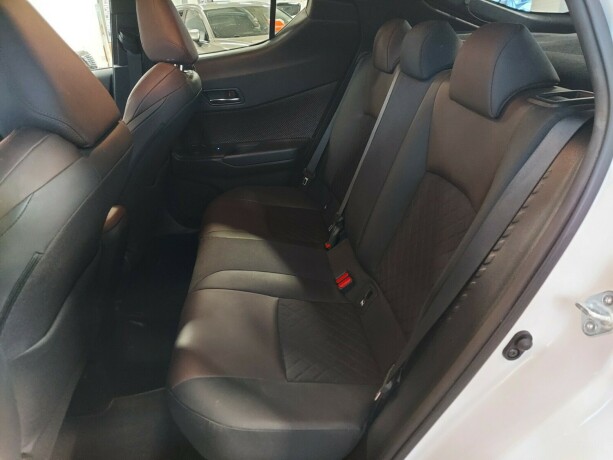 toyota-c-hr-elektrisitetbensin-2017-big-25