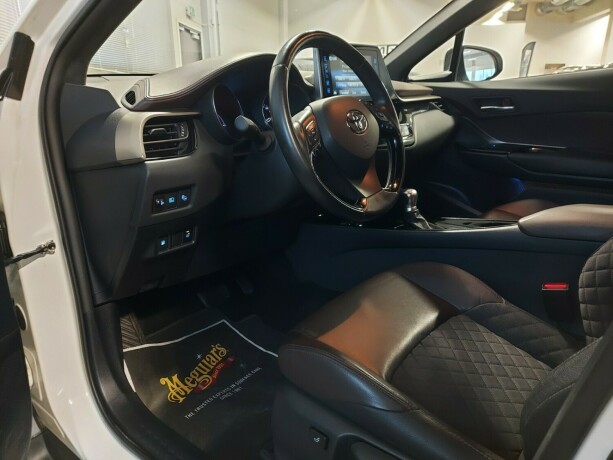 toyota-c-hr-elektrisitetbensin-2017-big-18