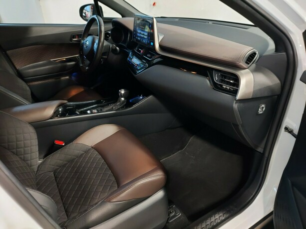 toyota-c-hr-elektrisitetbensin-2017-big-22