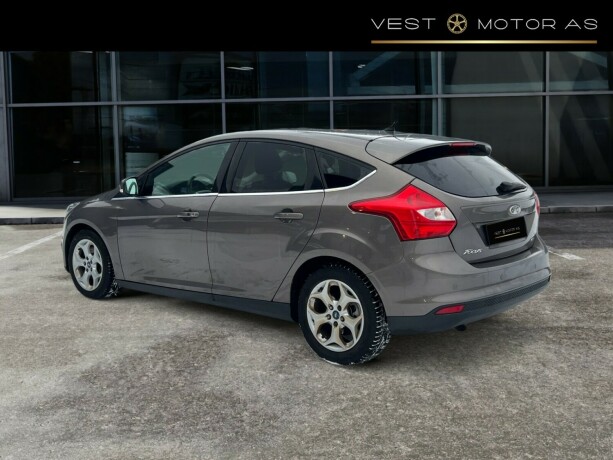 ford-focus-diesel-2012-big-4